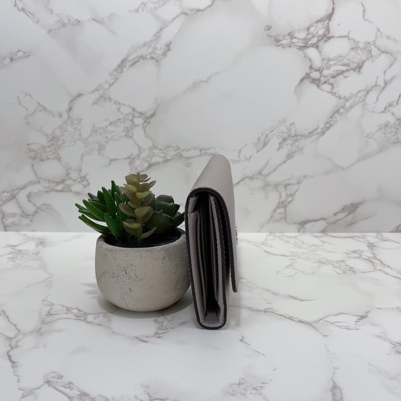 Michael Kors Charlotte Large Top Zip Tote Set - Picture 10 of 15